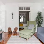 Garden Oasis Apartment With Patio