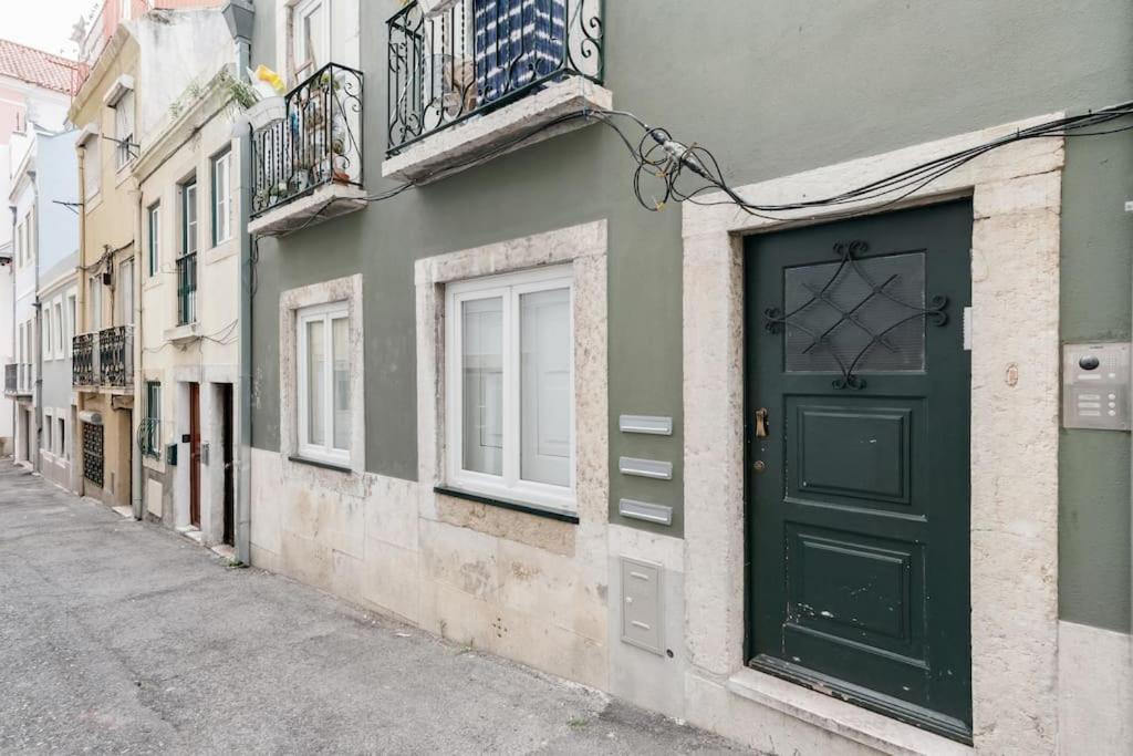 Garden Oasis With Patio Apartment Lissabon