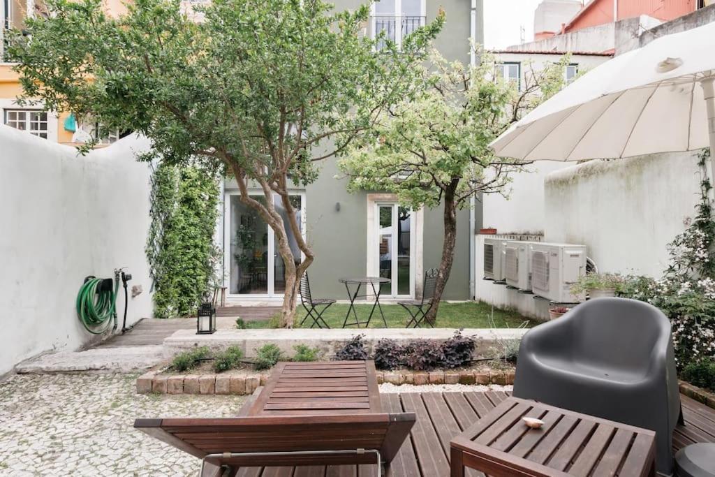Garden Oasis With Patio Apartment Lissabon